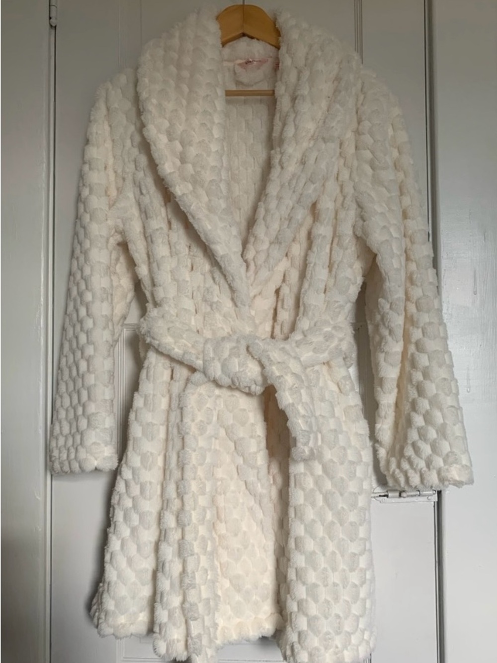 La Vie En Rose | Plush Quilted Effect White Robe Size M EUC